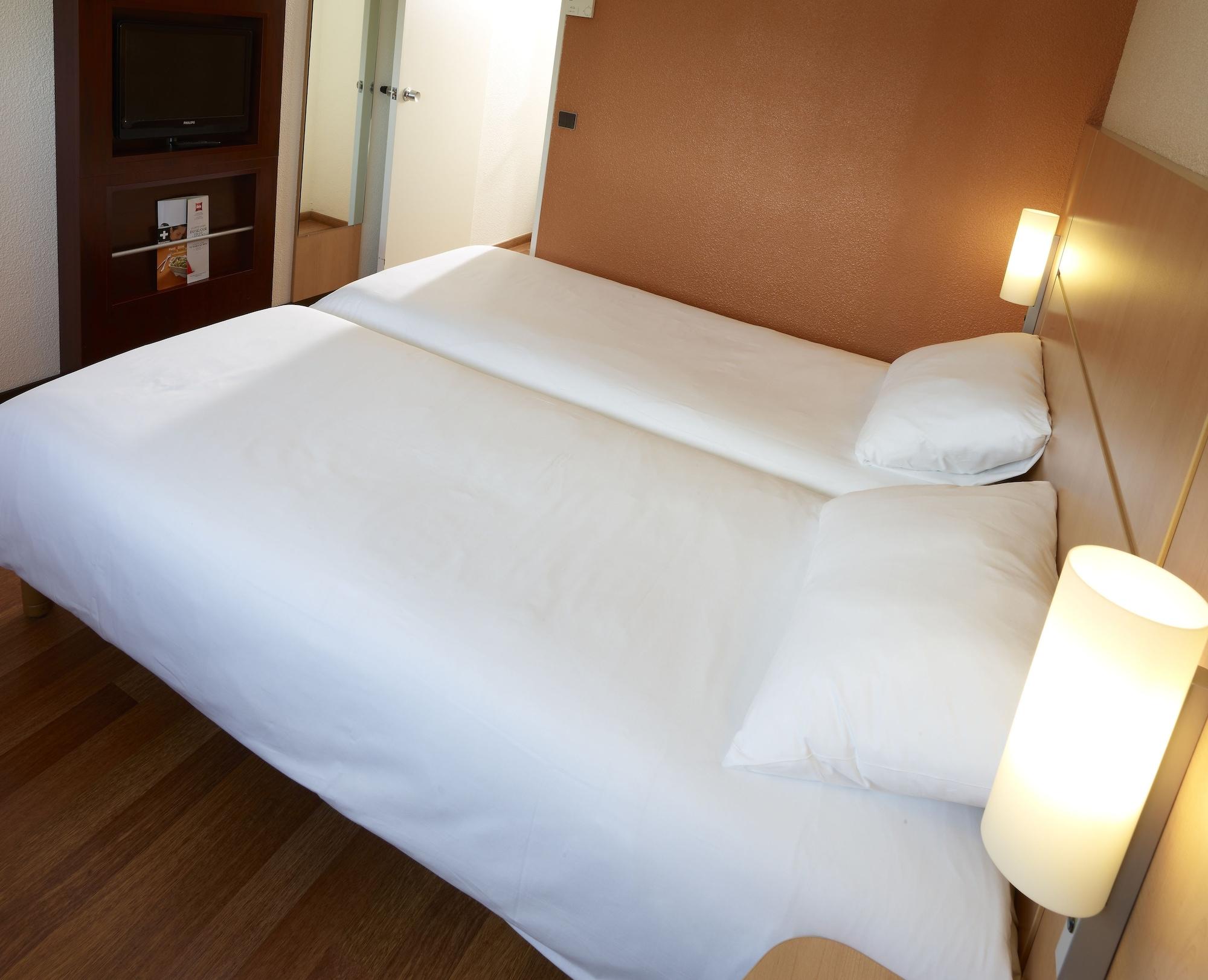 Ibis Site Du Futuroscope Hotel Шасней дю Пуату Екстериор снимка
