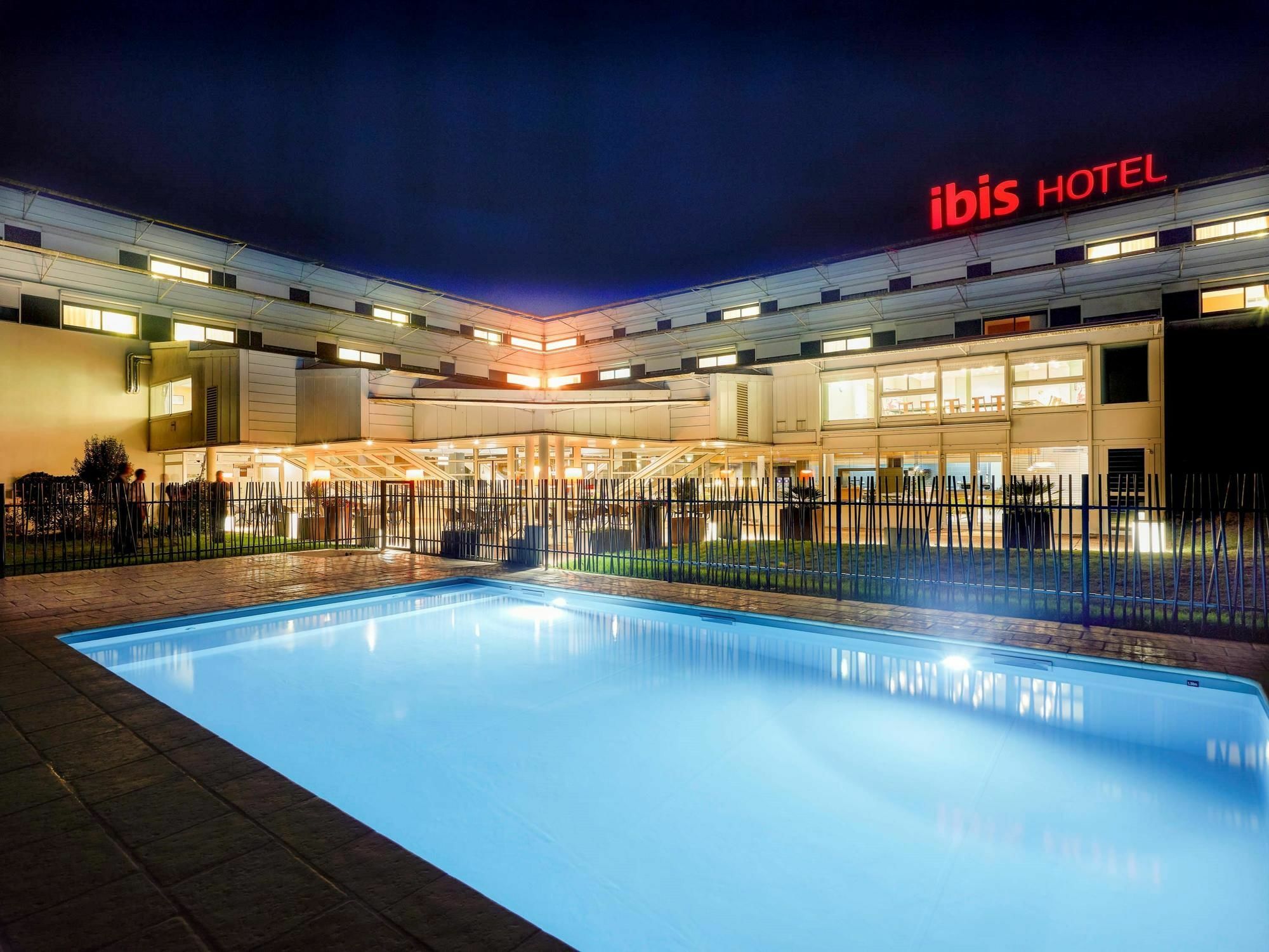 Ibis Site Du Futuroscope Hotel Шасней дю Пуату Екстериор снимка